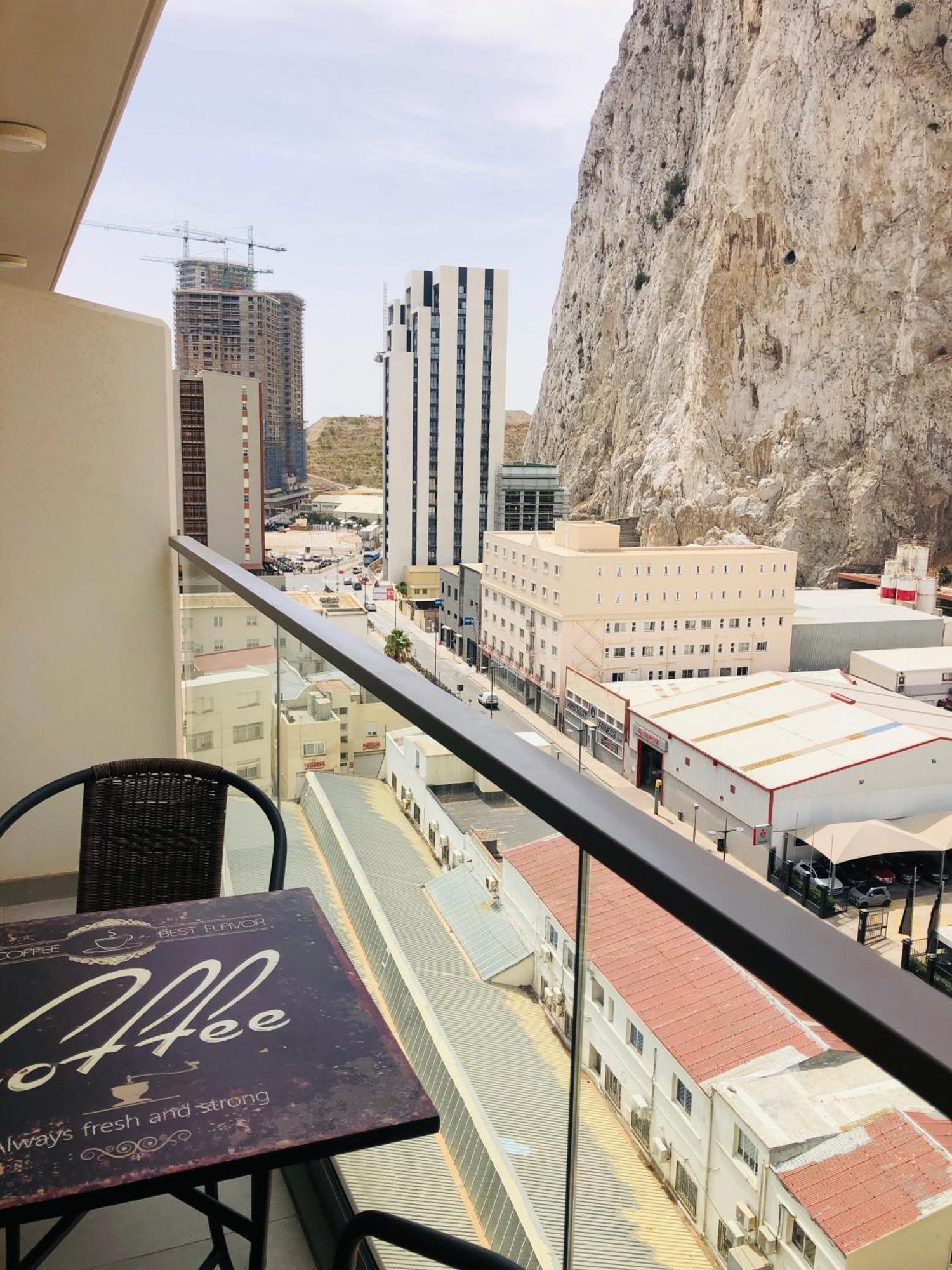 Cp High Floor Luxury Studio Sleeps 3 Cebelitarık Dış mekan fotoğraf